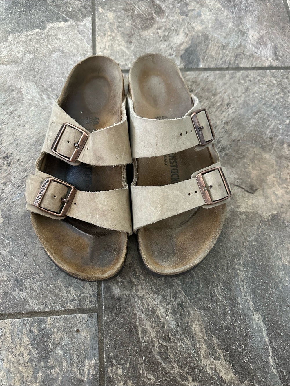 Arizona Birkenstock Sandals size 40, Women’s 9, Men’s 7